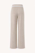 Lade das Bild in den Galerie-Viewer, Jasmin Flared Leggings Taupe | Oh April
