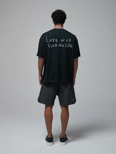 Lade das Bild in den Galerie-Viewer, T-Shirt „LYFL“ Black | Nice Peace
