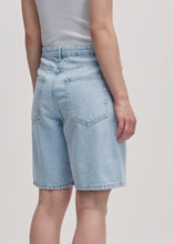 Lade das Bild in den Galerie-Viewer, Denim Shorts Phoenix | Edited
