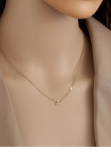 Lade das Bild in den Galerie-Viewer, Filigrane Kette mit Buchstaben aus Zirkoniasteinen | Gold
