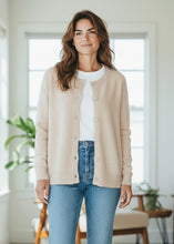 Lade das Bild in den Galerie-Viewer, Cardigan KAROLINA | Beige

