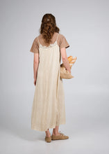 Lade das Bild in den Galerie-Viewer, Alma A-Linie Dress Micro Leo Beige | Oh April
