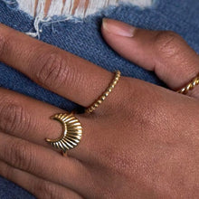 Lade das Bild in den Galerie-Viewer, Filigraner anpassbarer Ring „Dots“ | Silber
