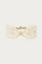 Lade das Bild in den Galerie-Viewer, Armband aus Spitze mit Buchstaben | Gold
