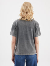 Lade das Bild in den Galerie-Viewer, T-Shirt Lucia Quiet Luxury Grey | C.O.J

