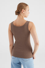 Lade das Bild in den Galerie-Viewer, Tanktop Olivia Taupe | C.O.J
