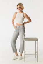 Lade das Bild in den Galerie-Viewer, Mid Waiste Ancle Jeans SELENA Light Grey | C.O.J
